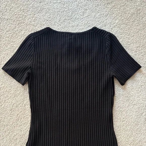White House Black Market Black Ribbed Short Sleeve Top - Picture 6 of 7